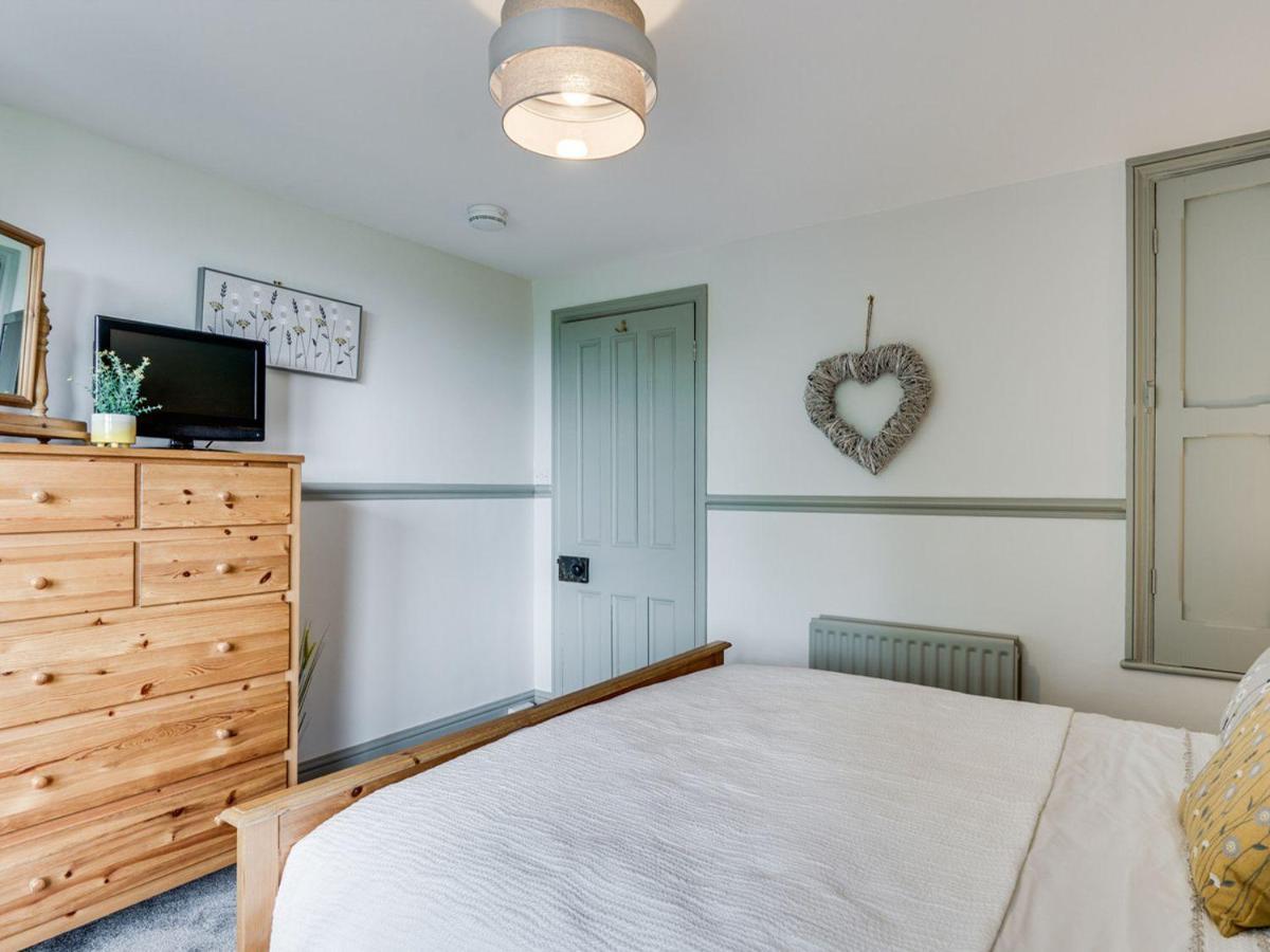 Gorgeous Cottage In Bowness Екстериор снимка