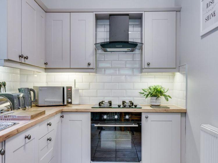 Gorgeous Cottage In Bowness Екстериор снимка