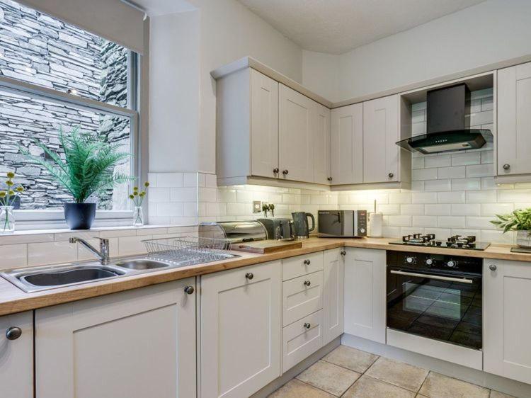 Gorgeous Cottage In Bowness Екстериор снимка